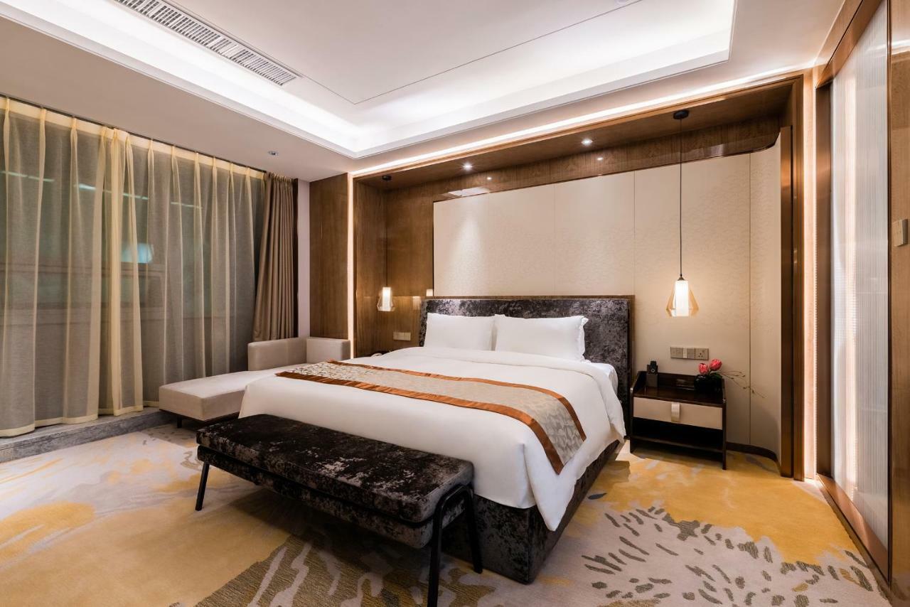 Auto City Ruili Hotel Jiading Екстер'єр фото